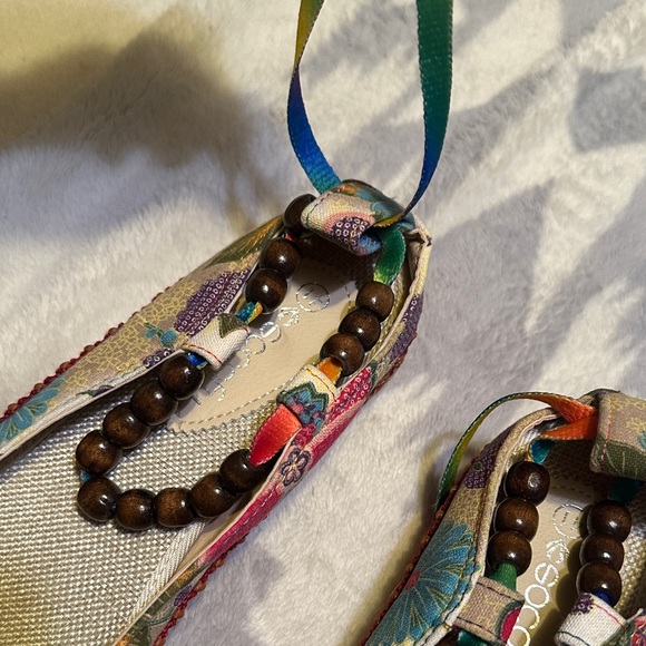 Multicolor Patterned Flats with Bow Accent - Picture 2 of 9